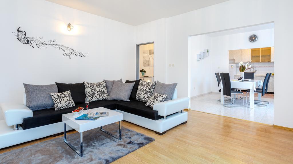 Holiday Home Iris Marina Εξωτερικό φωτογραφία