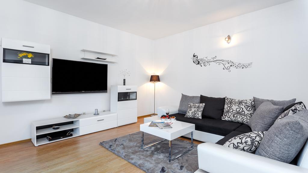 Holiday Home Iris Marina Εξωτερικό φωτογραφία