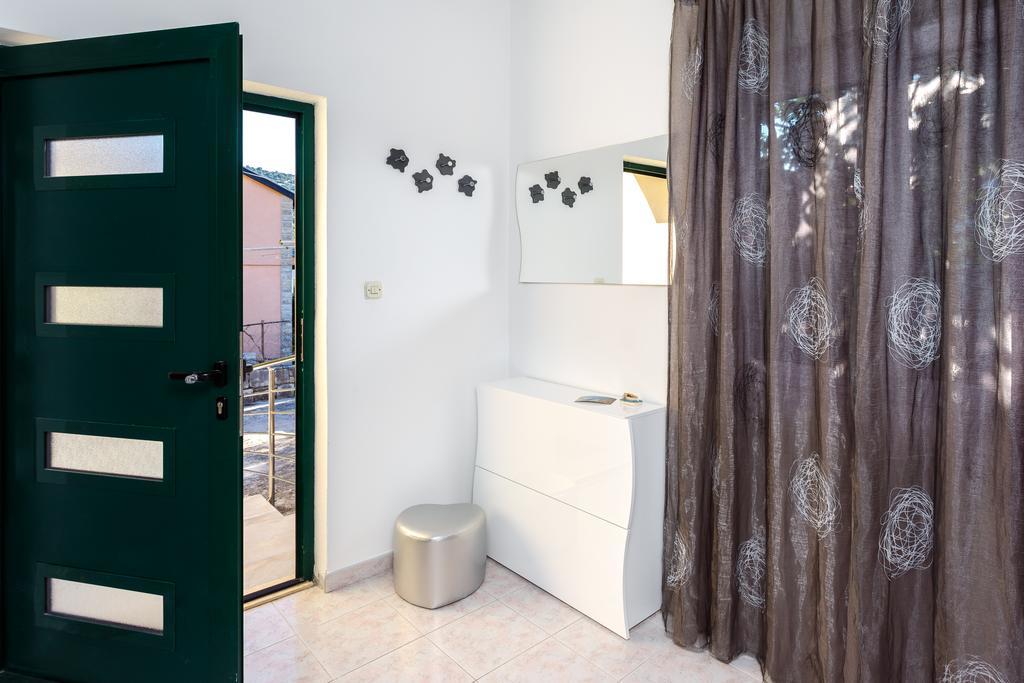 Holiday Home Iris Marina Εξωτερικό φωτογραφία